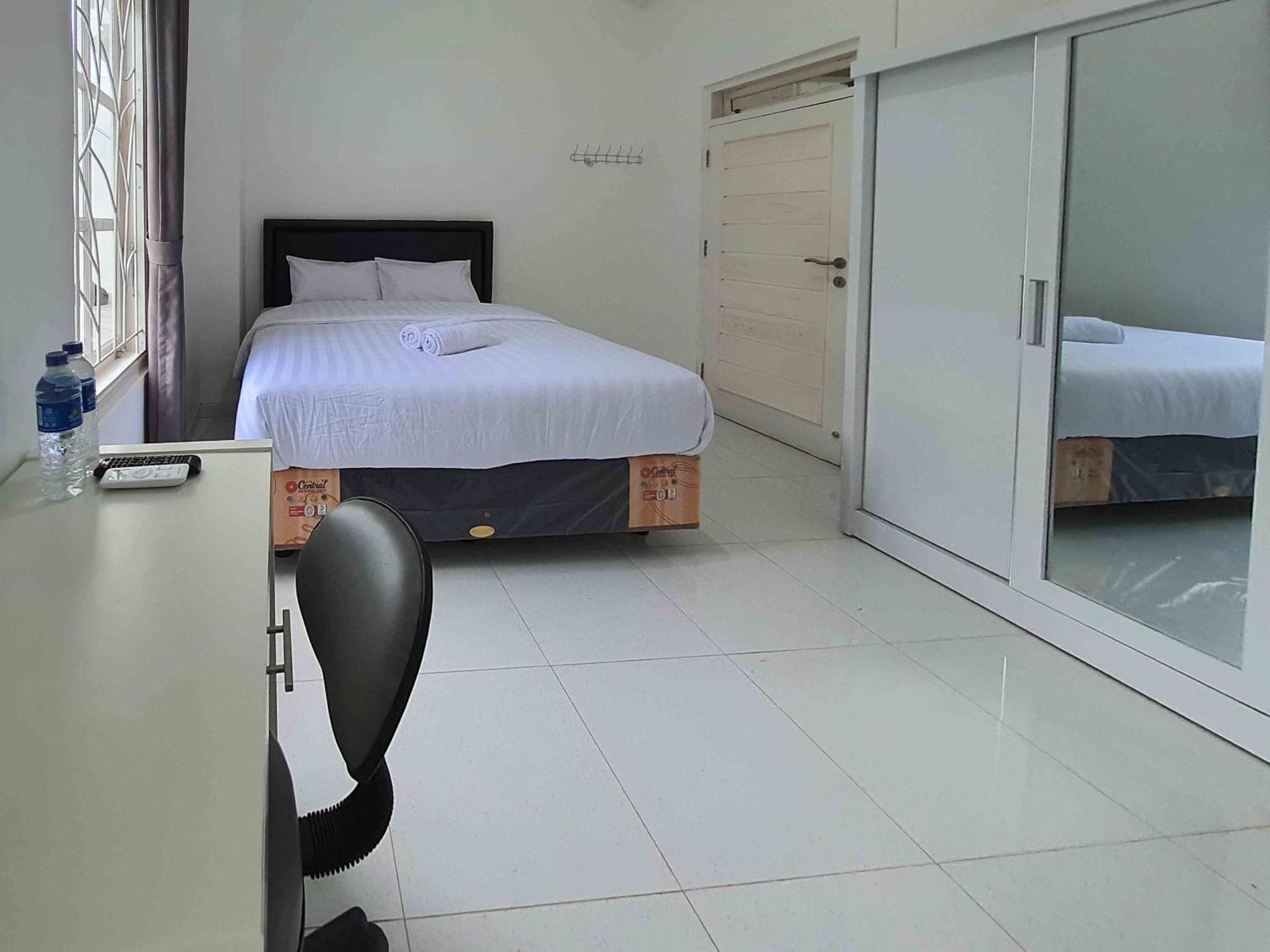 Reddoorz Syariah At Jalan Godean Hotel Ngabean Exterior photo